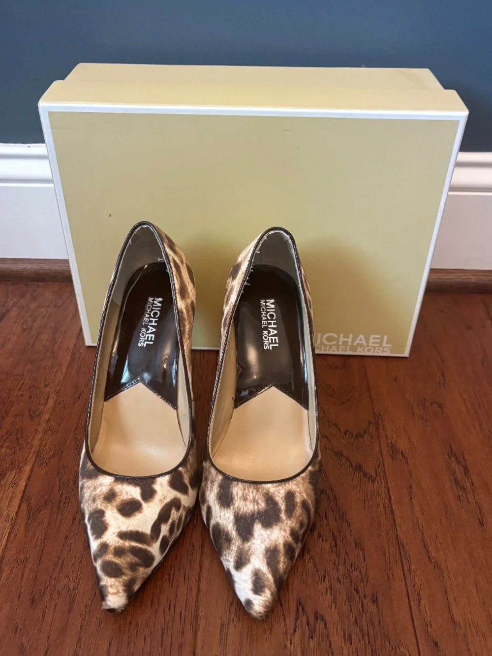 Leopard Michael Kors Pumps - Picture 2 of 6